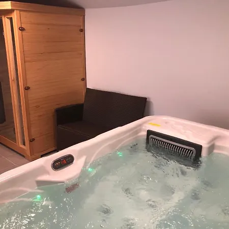 Roma Apartmanhaz *