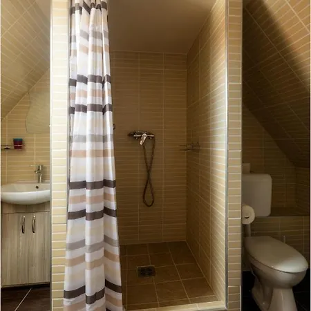 شقة Roma Apartmanhaz