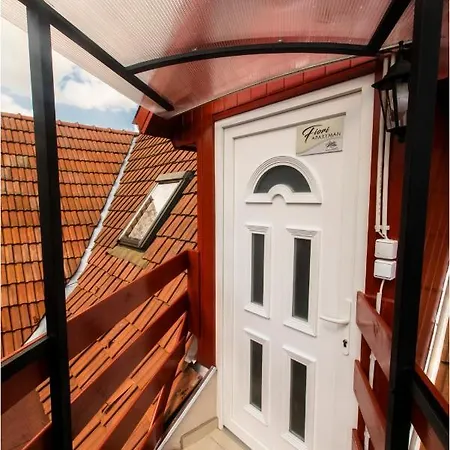 Roma Apartmanhaz Διαμέρισμα *