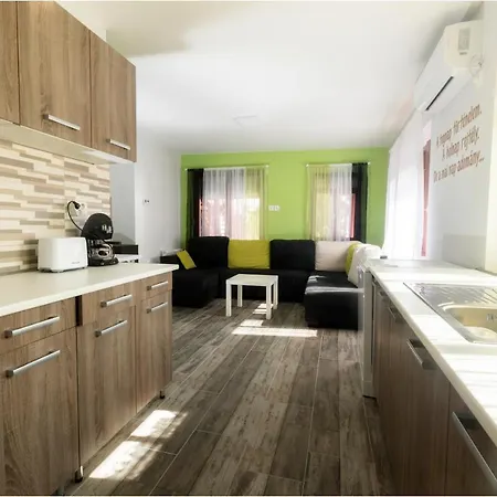 Roma Apartmanhaz شقة Bogács