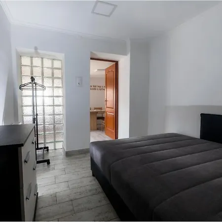Roma Apartmanhaz شقة