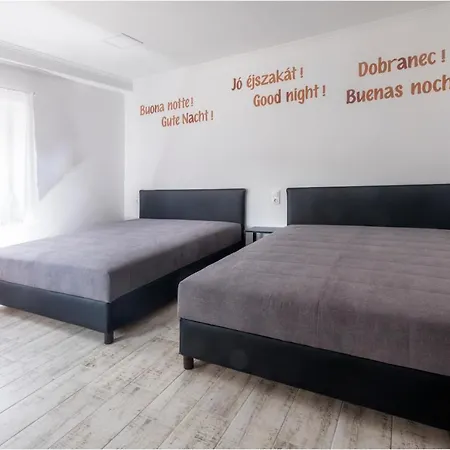 Roma Apartmanhaz شقة Bogács