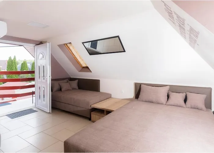 Roma Apartmanhaz Bogacs