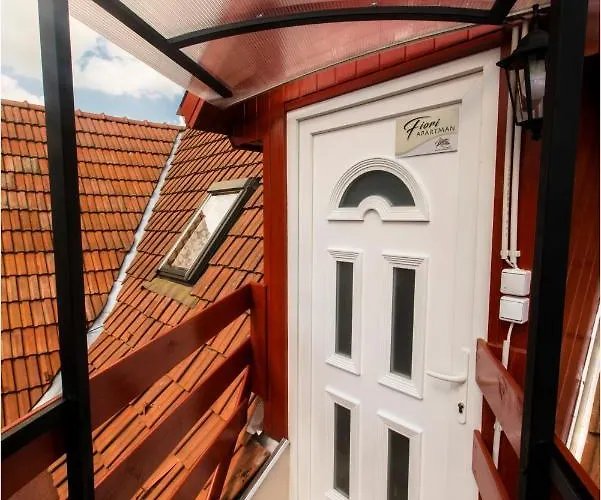 Roma Apartmanhaz Lägenhet *