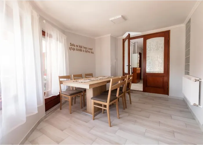 Roma Apartmanhaz * Bogács