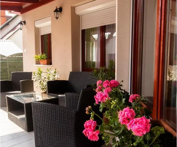 Lägenhet Roma Apartmanhaz Bogács