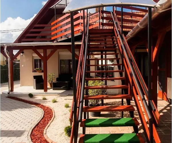 Roma Apartmanhaz Bogacs